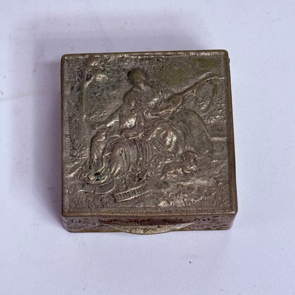 vintage metal trinket/jewelry snuff box embossed repoussé scene mid century